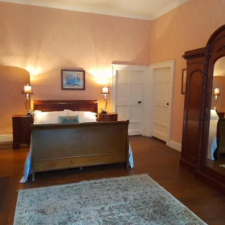 Apartment 2 Bed Suite With Tea Coffee Making Facilities *